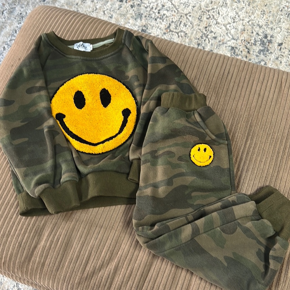Lola&the boys sweatsuit